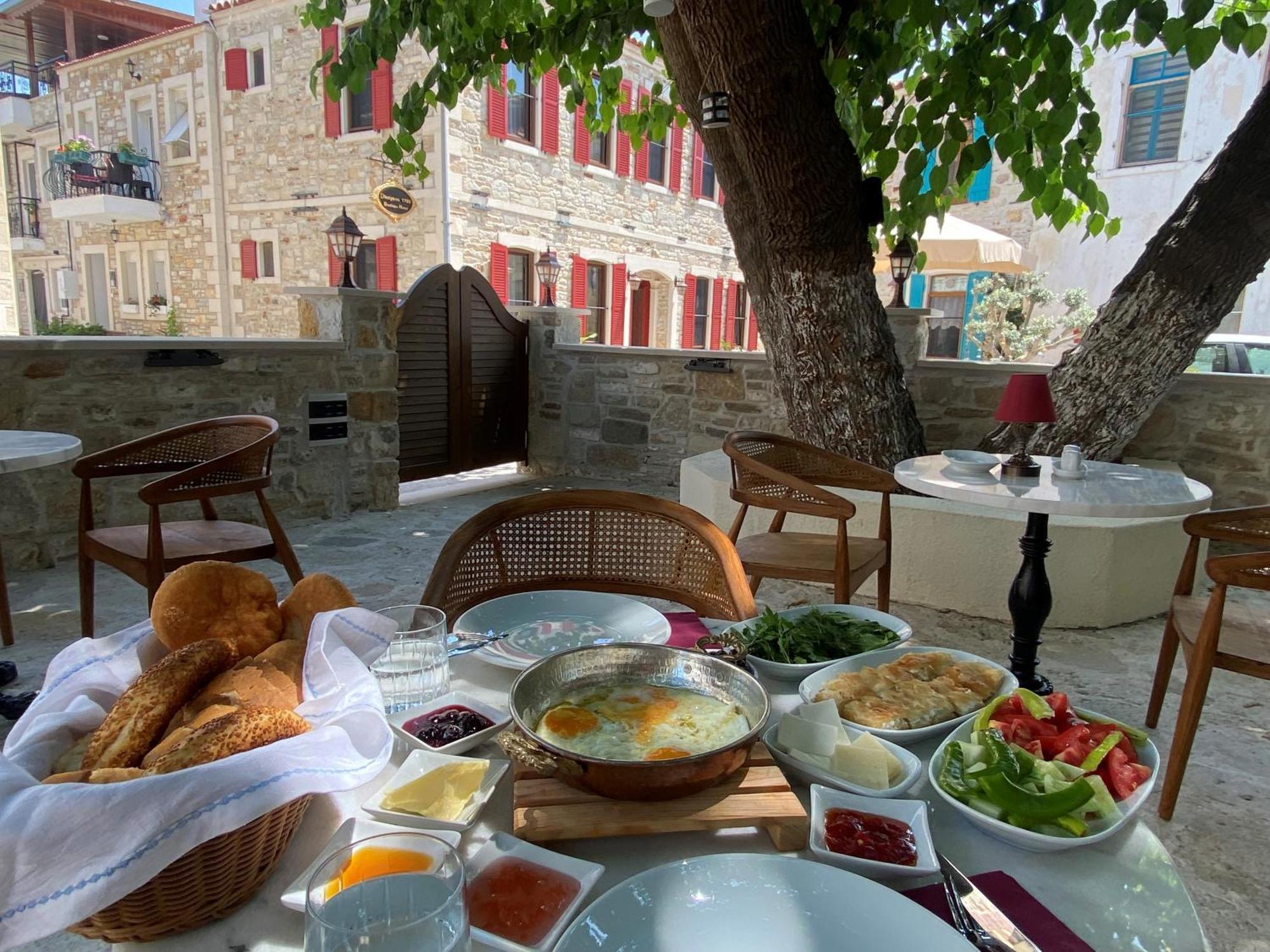 Dionysos 1789 Boutique Hotel Foça Eksteriør billede
